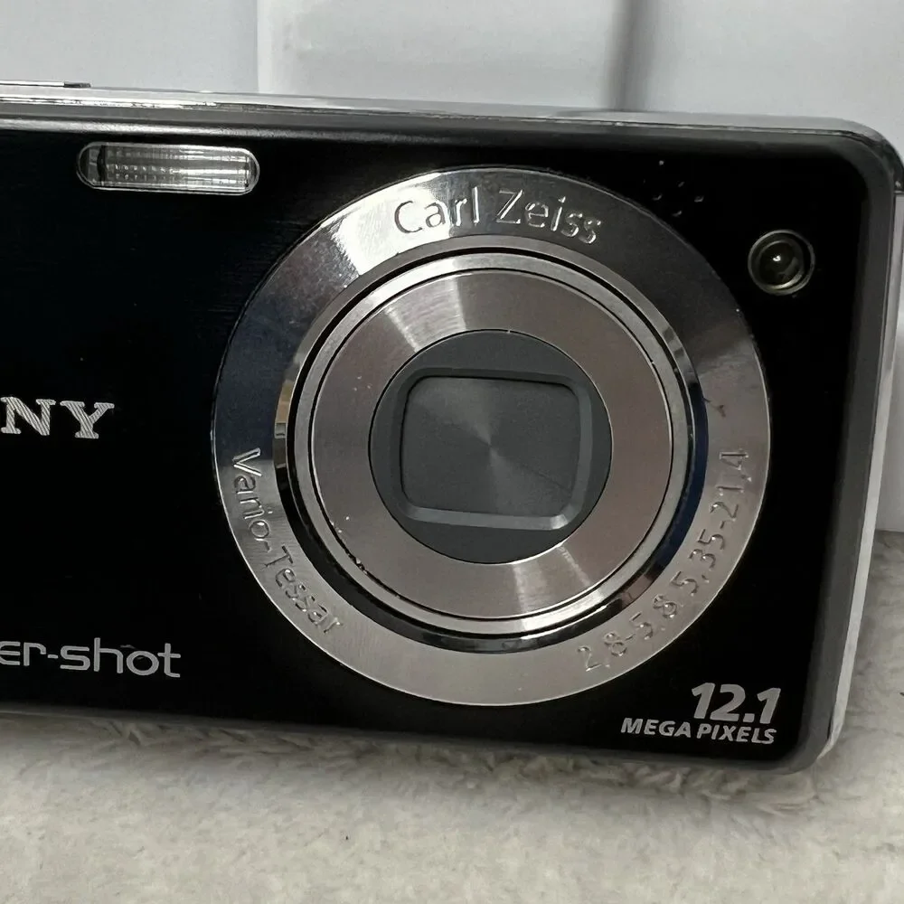 SONY Cybershot DSC-W230 12.1MP Black Digital Camera Extras Powers On For Parts